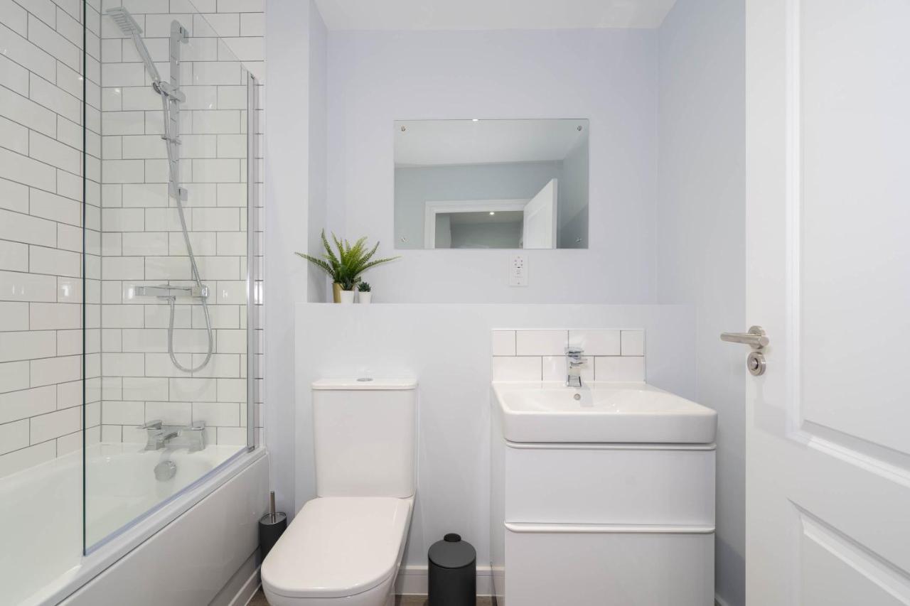 *New Build* 1 Bed Modern Apt - With Juliet Balcony - Roof Top Terrace - Digbeth, Birmingham City Centre - Free Netflix & Smart Tv Extérieur photo